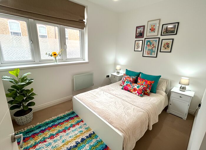1 Bedroom Studio To Rent In Mill House, Windmill Place, Southall, UB2