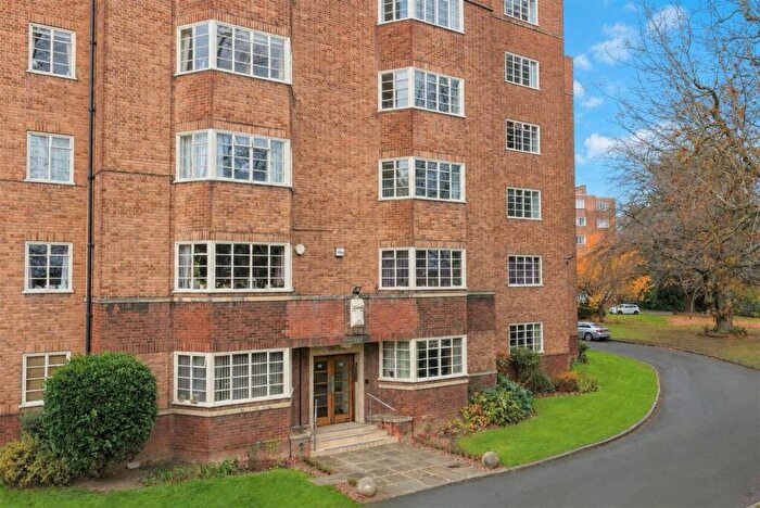 2 Bedroom Apartment For Sale In Viceroy Close, Edgbaston, Birmingham, B5