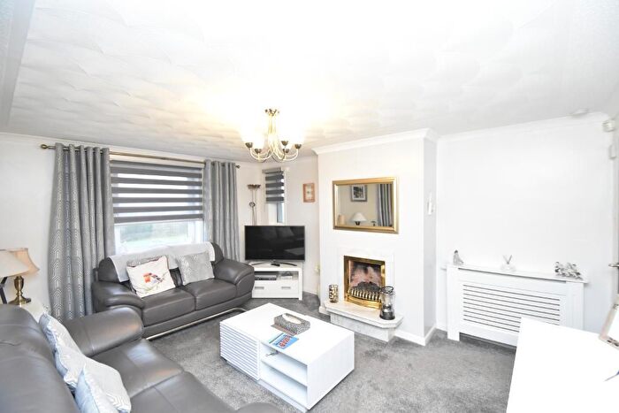 2 Bedroom Flat For Sale In Friarscroft, Kirkintilloch, Glasgow, G66