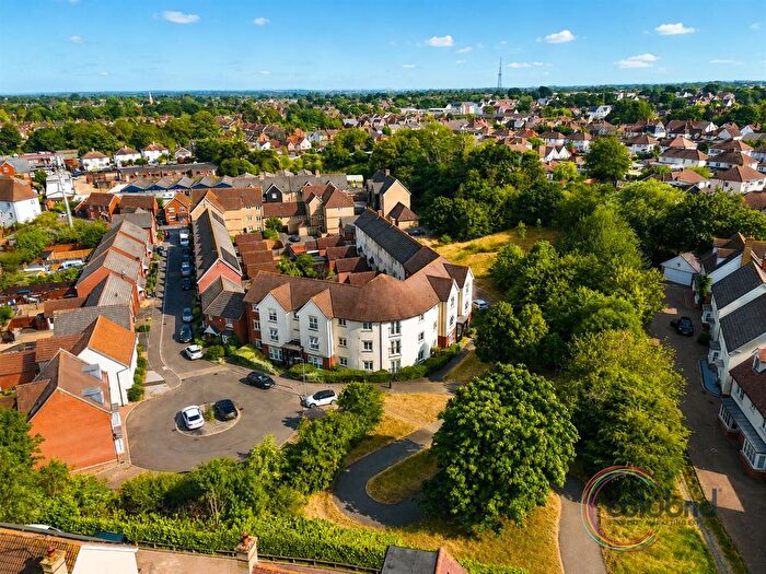 1 Bedroom Flat For Sale In Harberd Tye, Chelmsford, CM2