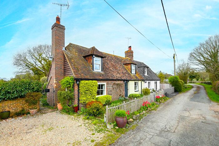 3 Bedroom Semi-Detached House For Sale In Kingsland Lane, Egerton, TN27