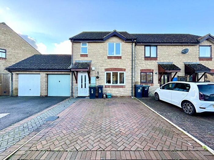 3 Bedroom End Of Terrace House For Sale In Thrift Close, Stalbridge, DT10