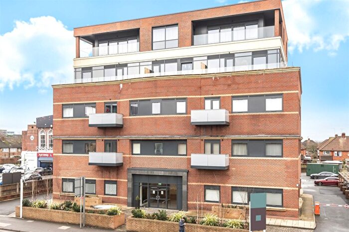 1 Bedroom Flat To Rent In Bath Road, Slough, Berkshire, SL1
