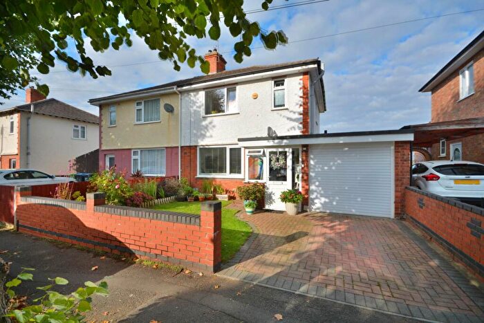 3 Bedroom Semi-Detached House For Sale In Townsend Road, Between Rugby Town Centre & Clifton Upon Dunsmore, CV21