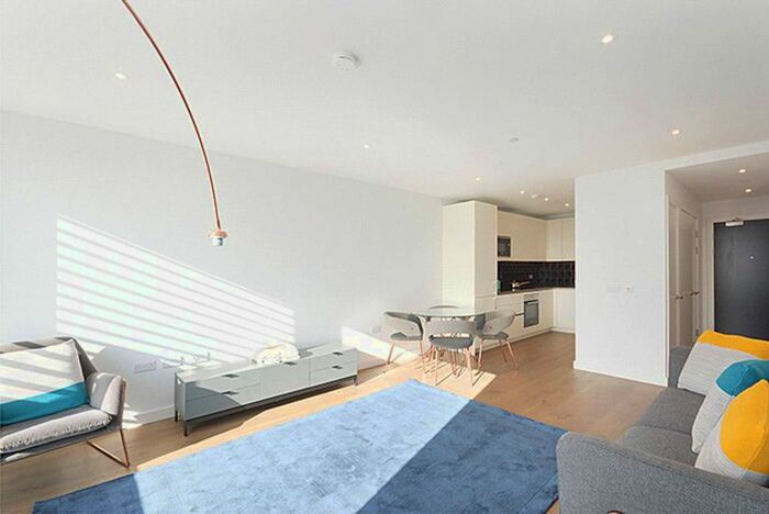 1 Bedroom Flat To Rent In Deacon Street, Elephant And Castle, London, SE17