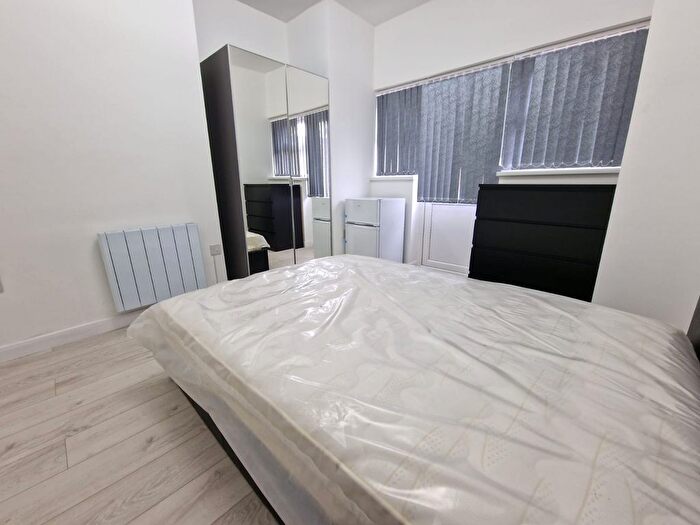 Studio To Rent In Kingston Road, Luton, LU2