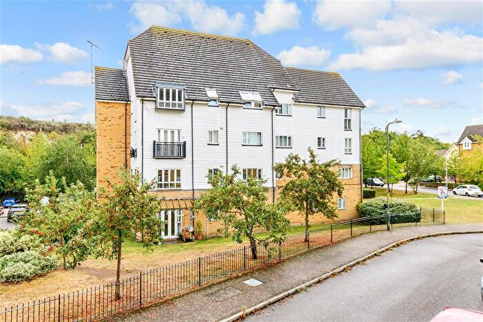 2 Bedroom Flat For Sale In Waterside, Gravesend, Kent, DA11