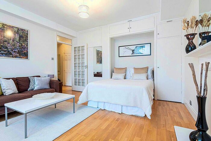 Studio To Rent In Queensway, Bayswater, London, W2