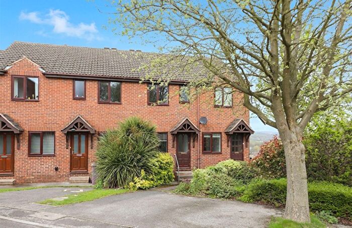 2 Bedroom Maisonette To Rent In Rectory Gardens, Killamarsh, S21