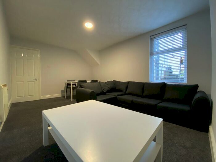 2 Bedroom Flat To Rent In Cathays Terrace, Cathays, CF24