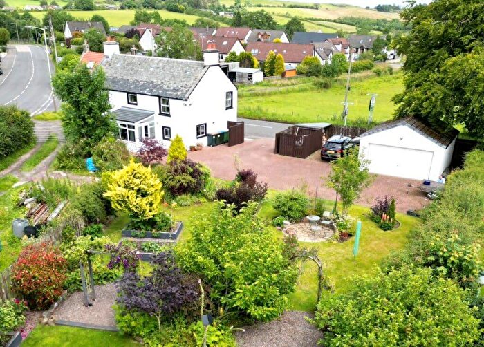 3 Bedroom Detached House For Sale In Crosskeys, Powmill, FK14