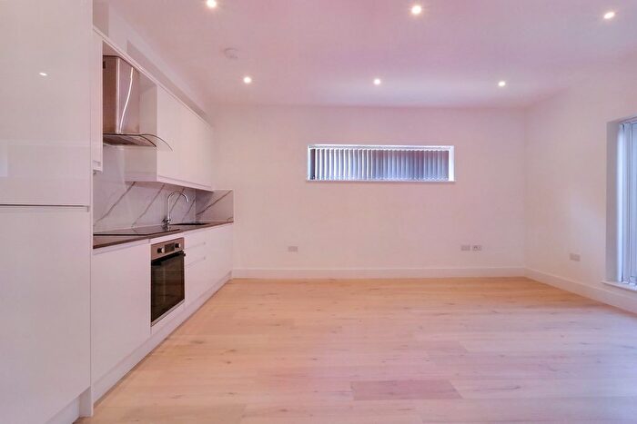 2 Bedroom Flat To Rent In Flat, High Road, Harrow Weald, HA3