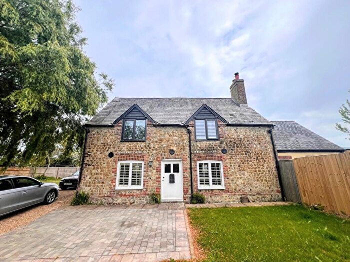 2 Bedroom Semi-Detached House To Rent In Pagham Road, PO21