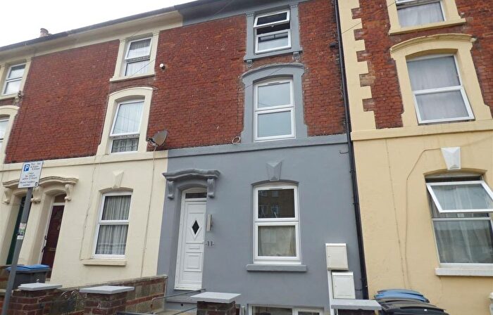 1 Bedroom Flat To Rent In Maison Dieu Place, Dover, Kent, CT16