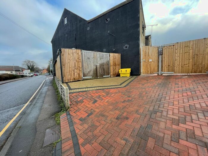 1 Bedroom Flat To Rent In Sarum Road, Luton, Bedfordshire LU3