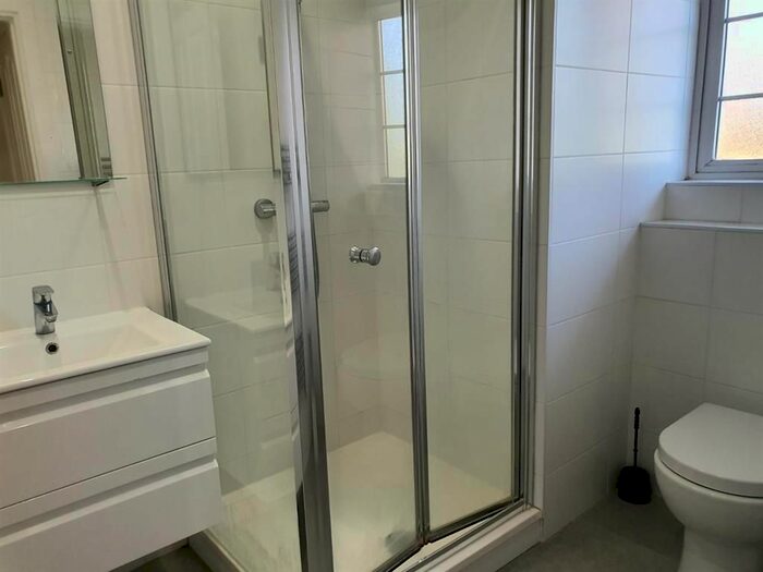 2 Bedroom Flat To Rent In Aylmer Road, East Finchley, N2