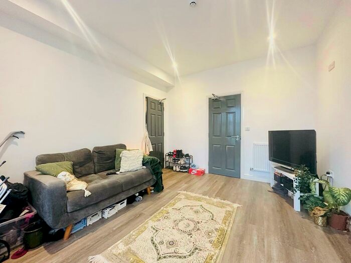 1 Bedroom Apartment To Rent In Derby Road, Nottingham, NG7