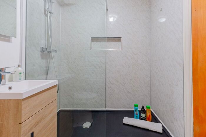 1 Bedroom Flat To Rent In Grenade Street, London ., E14