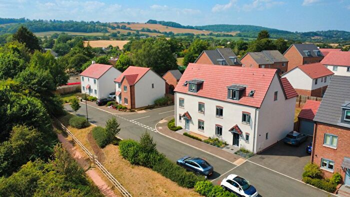 4 Bedroom Semi-Detached House For Sale In Arlingham Way, Newnham, GL14