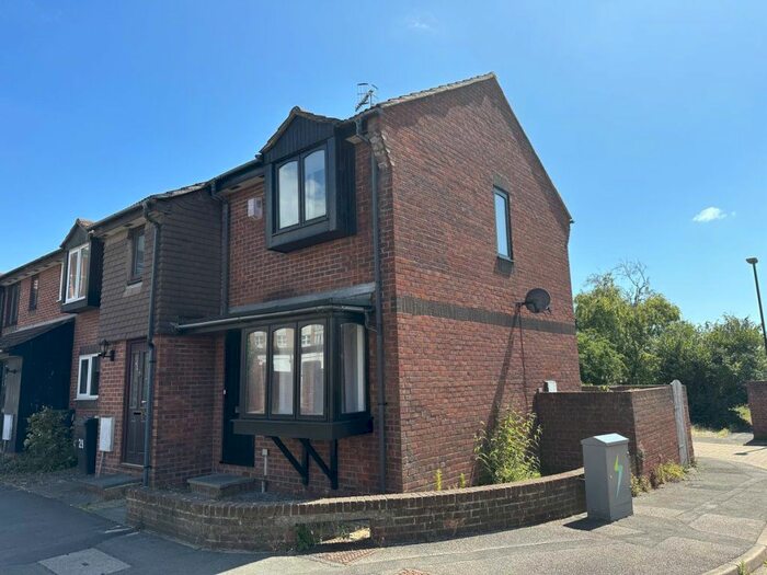 Studio To Rent In Commercial Road, Eastbourne, BN21