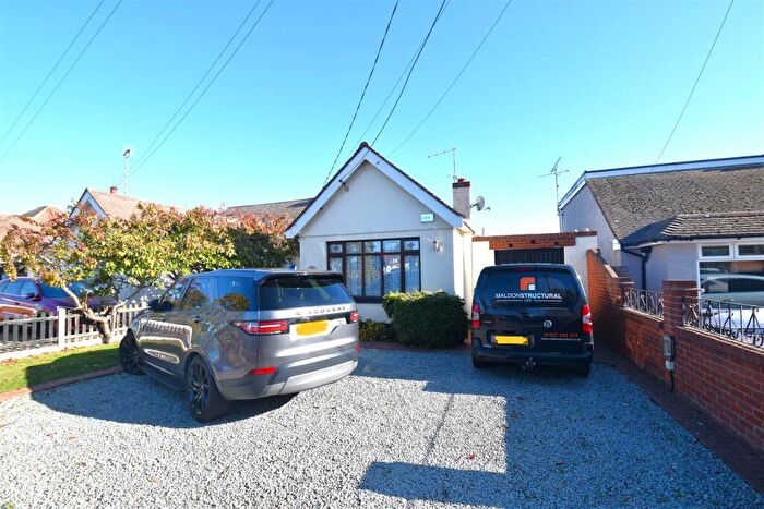 3 Bedroom Chalet For Sale In Ashingdon Road, Rochford, SS4