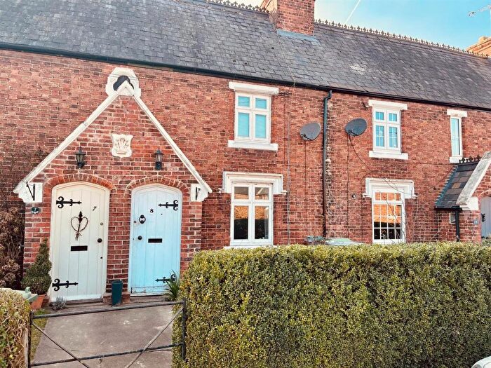 2 Bedroom Terraced House For Sale In Great North Road, Cromwell, NG23