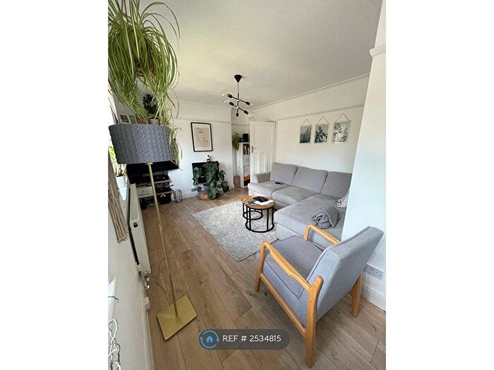 2 Bedroom Maisonette To Rent In Lavender Hill, Enfield, EN2