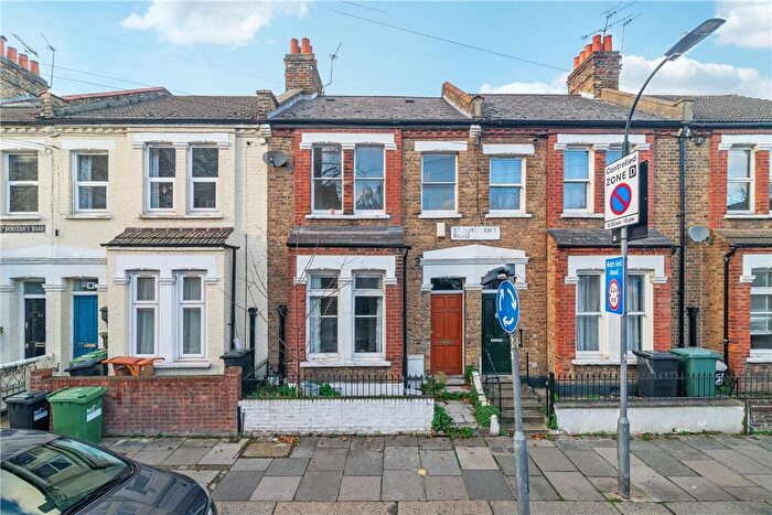 3 Bedroom Detached House For Sale In St. Dunstans Road, London, W6