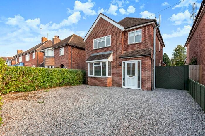 3 Bedroom Detached House To Rent In Newbury, Berkshire, RG14