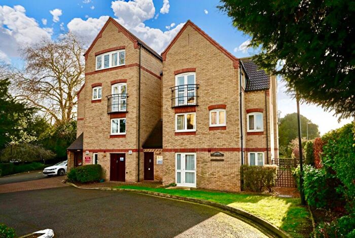 1 Bedroom Flat For Sale In George Street, Huntingdon, PE29