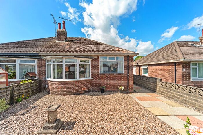 2 Bedroom Bungalow To Rent In Kennerleigh Walk, Leeds, LS15