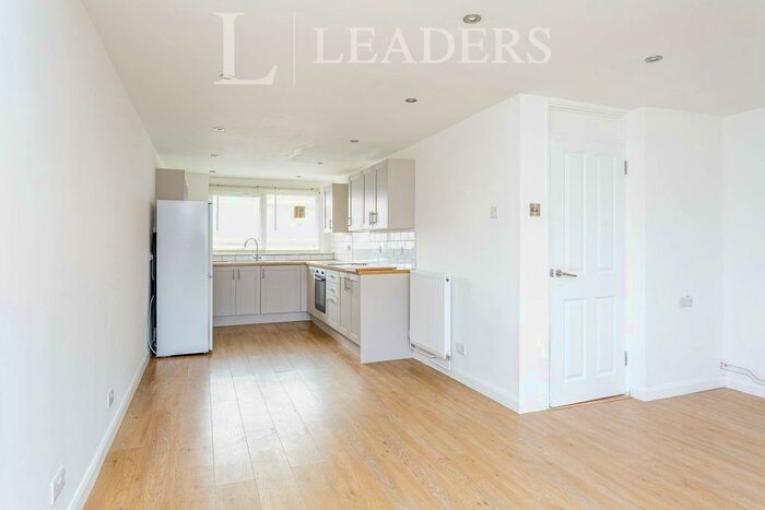 3 Bedroom Maisonette To Rent In Lumsden Road, Eastney, PO4