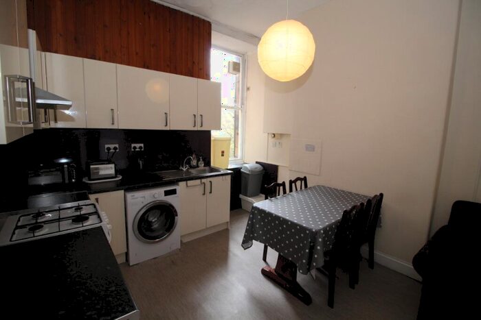 4 Bedroom Flat To Rent In Montague Street, Glasgow, G4
