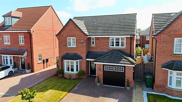4 Bedroom Detached House For Sale In Stubbs Close, Pontefract, WF8