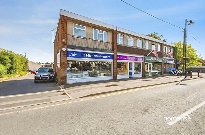 2 Bedroom Flat For Sale In Mulfords Hill, Tadley, Hampshire, RG26