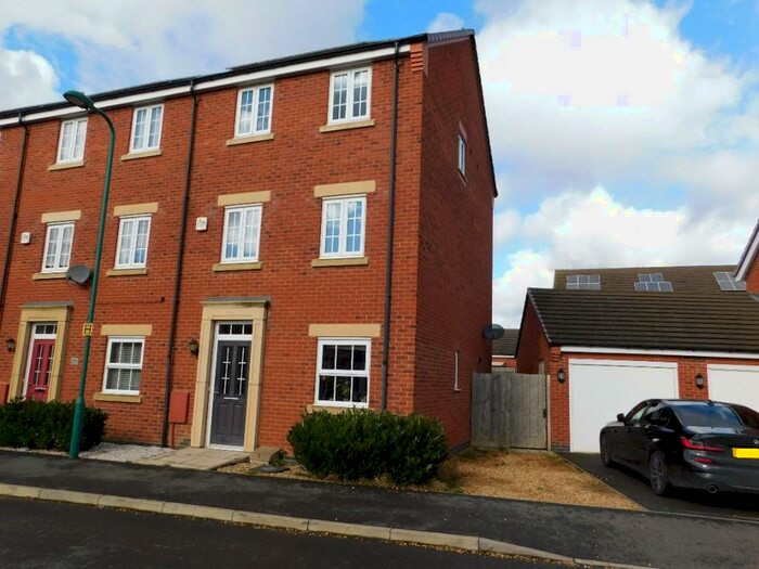 4 Bedroom Town House To Rent In Jupiter Avenue, Peterborough, Cambridgeshire, PE2