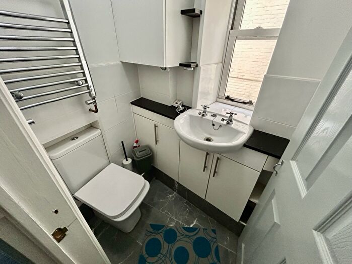 3 Bedroom Flat To Rent In Mannington Place, Bournemouth, BH2