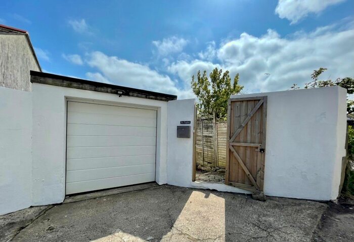 1 Bedroom Flat To Rent In Berkeley Cottages, Falmouth, TR11