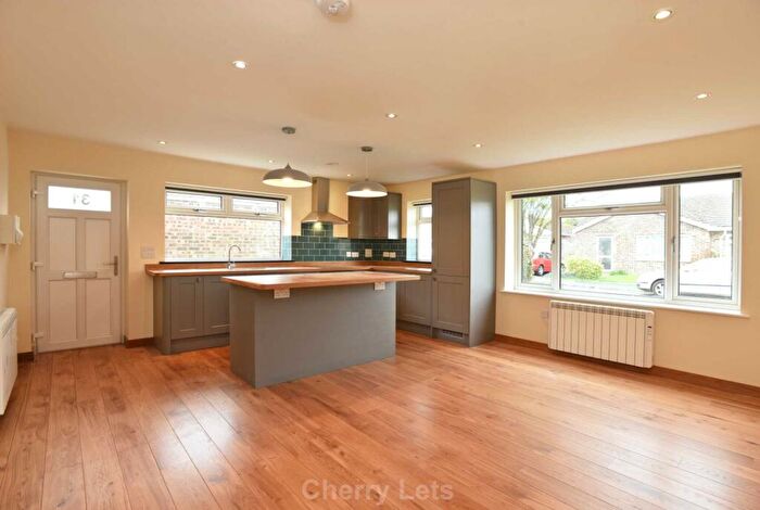 3 Bedroom Semi-Detached House To Rent In Blenheim Drive, Launton, OX26