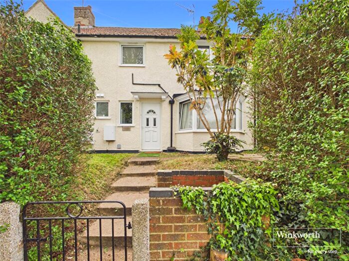 4 Bedroom End Of Terrace House For Sale In Oxford Road, Tilehurst, Reading, Berkshire, RG30