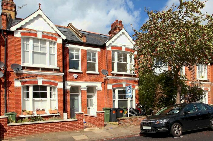 2 Bedroom Flat To Rent In Midmoor Road, Balham, London, SW12