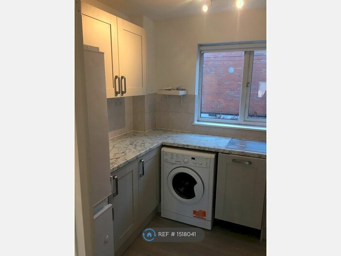 1 Bedroom Flat To Rent In Browning Road, Luton, LU4