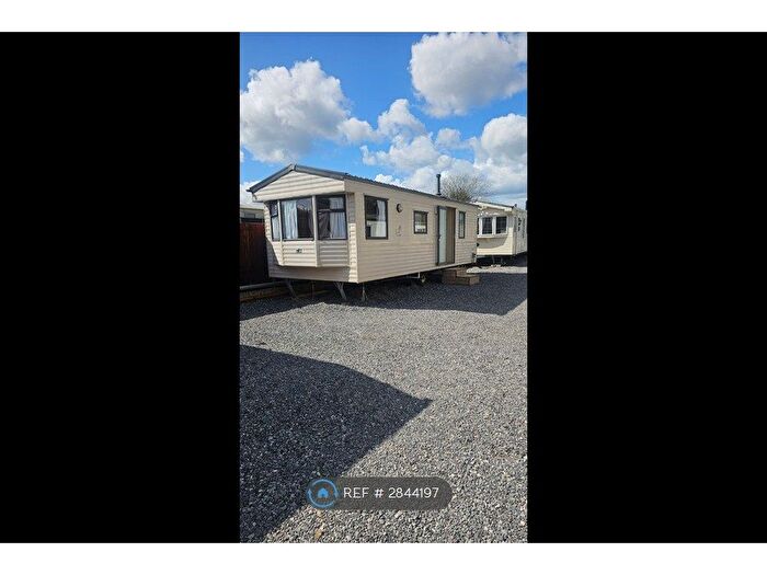 2 Bedroom Mobile/park Home To Rent In Plaistow Road, Godalming, GU8