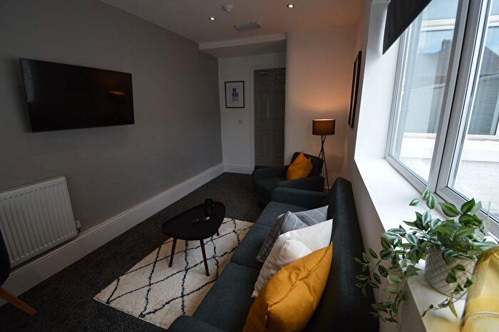 6 Bedroom Terraced House To Rent In Woodlands Road, Middlesbrough, TS1