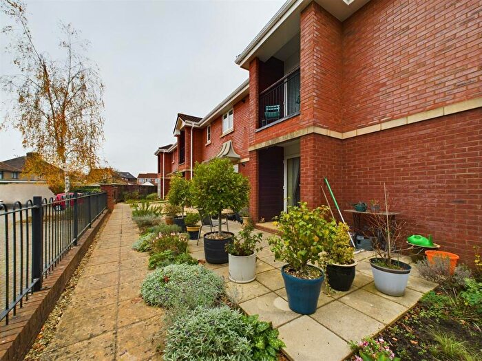 2 Bedroom Flat For Sale In Oldsmiths Yard, Hanham, Bristol, BS15