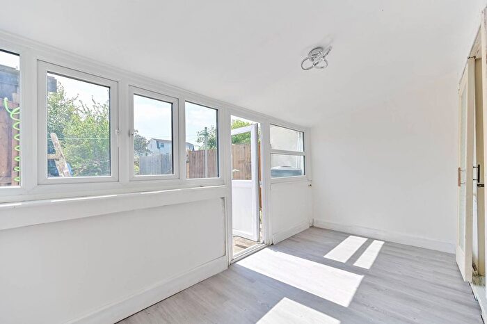 3 Bedroom Semi-Detached House To Rent In Walton Road, West Molesey, KT8