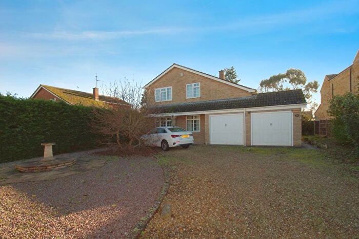 4 Bedroom Detached House For Sale In Mossop Drive, Langtoft, PE6