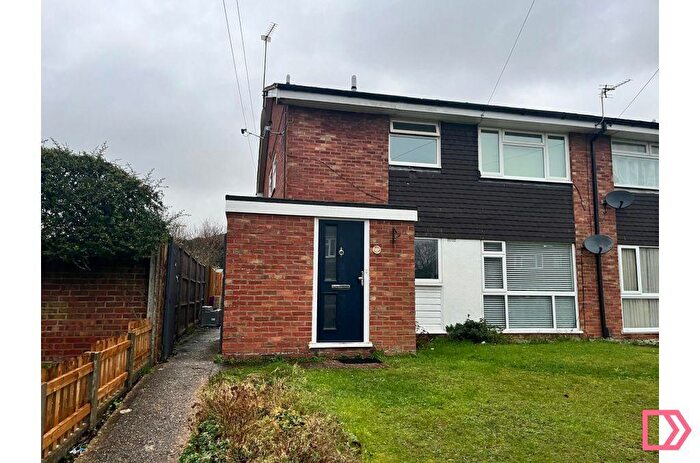 2 Bedroom Flat To Rent In Thatchers Drive, Maidenhead, SL6