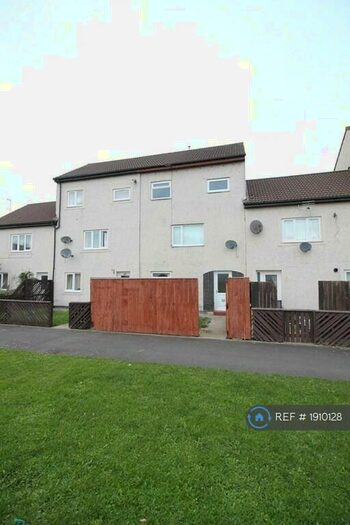 4 Bedroom Terraced House To Rent In Maple Court, Newcastle Upon Tyne, NE12