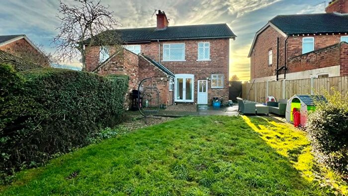 3 Bedroom Semi-Detached House For Sale In West Common Lane, Scunthorpe, DN17